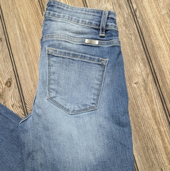 KanCan size 3/25 distressed medium wash skinny jeans - Picture 2 of 12